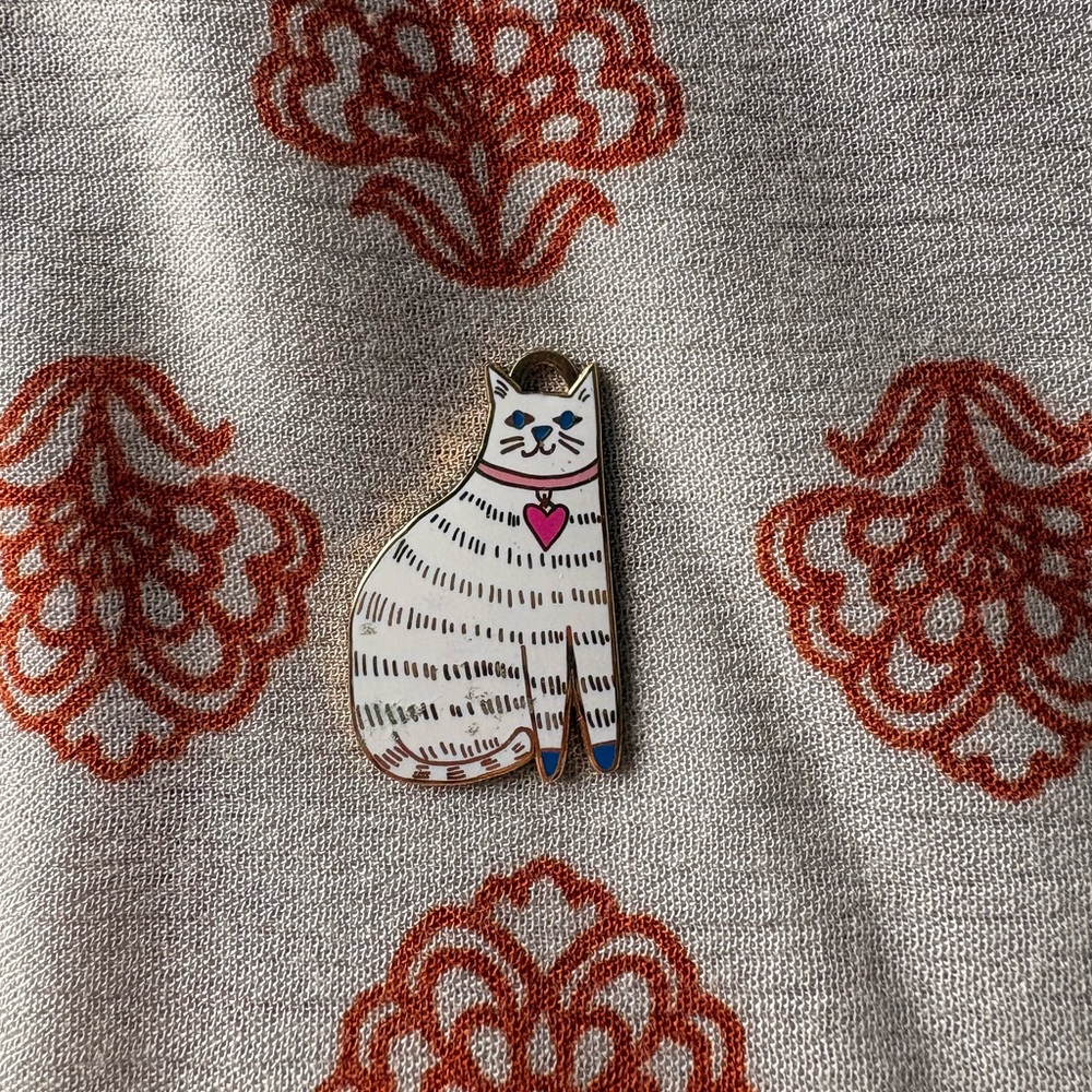 White Striped Cat Pendent - Cute Cat Necklace Pendent